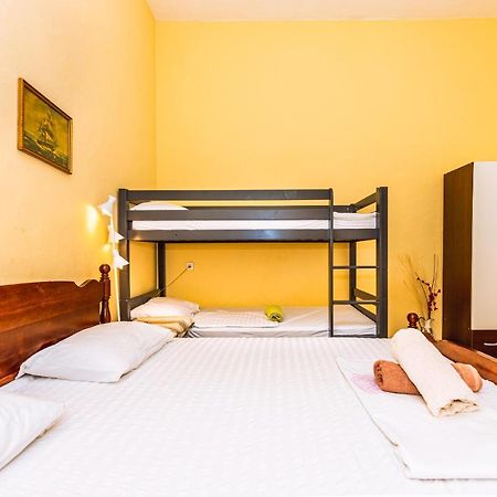 Guesthouse Isabel La Catolica ดูบรอฟนิก ภายนอก รูปภาพ