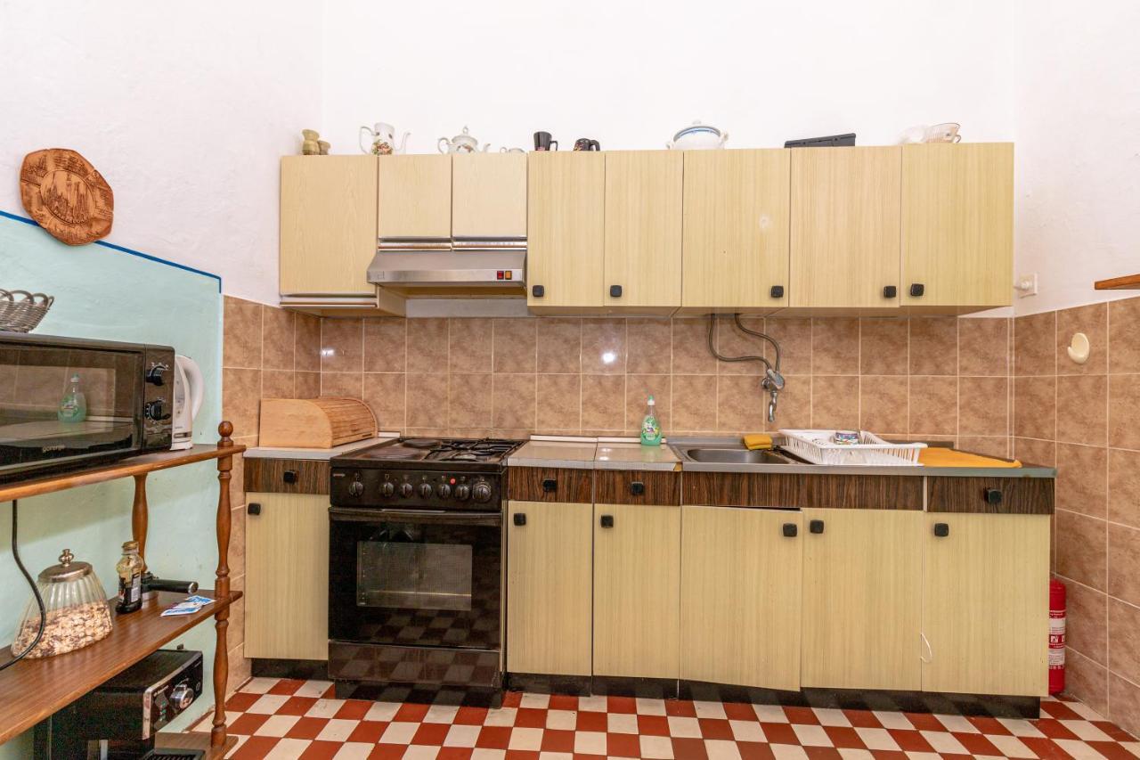 Guesthouse Isabel La Catolica ดูบรอฟนิก ภายนอก รูปภาพ