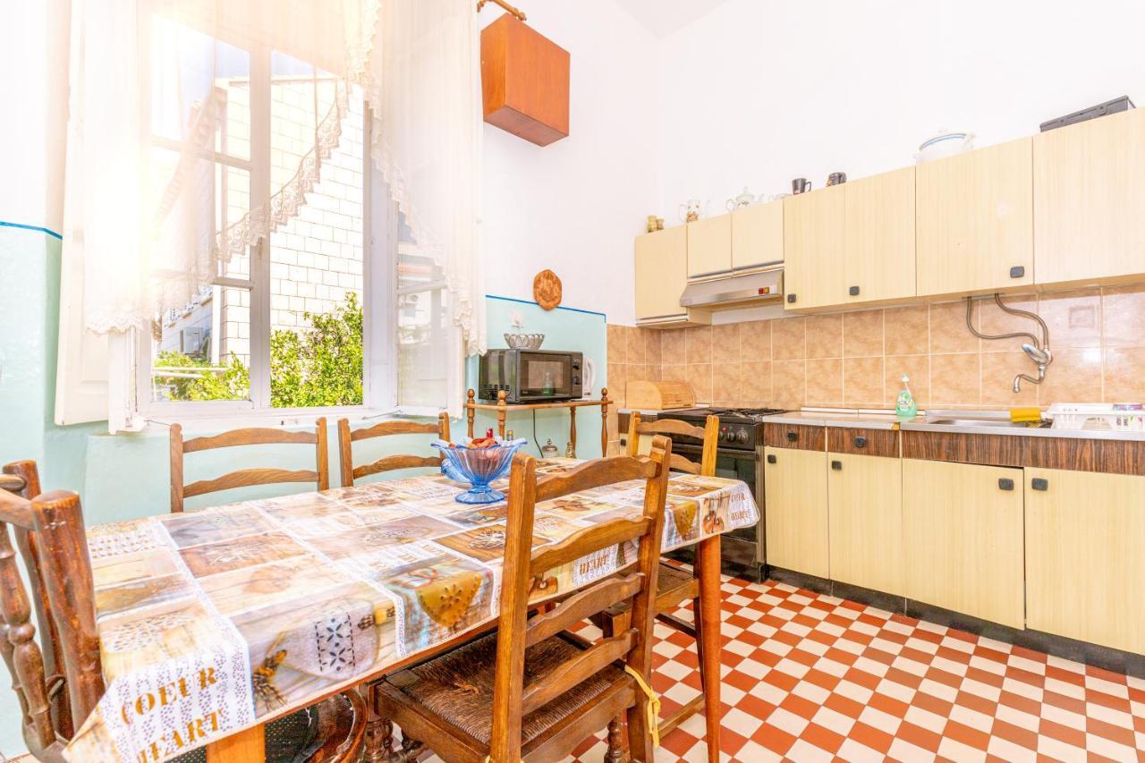 Guesthouse Isabel La Catolica ดูบรอฟนิก ภายนอก รูปภาพ