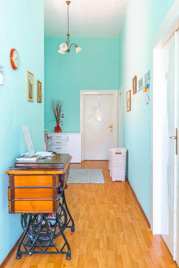 Guesthouse Isabel La Catolica ดูบรอฟนิก ภายนอก รูปภาพ