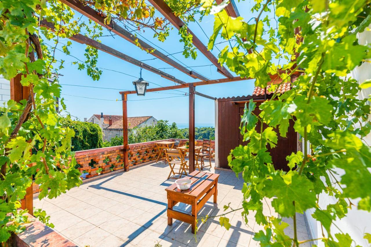Guesthouse Isabel La Catolica ดูบรอฟนิก ภายนอก รูปภาพ