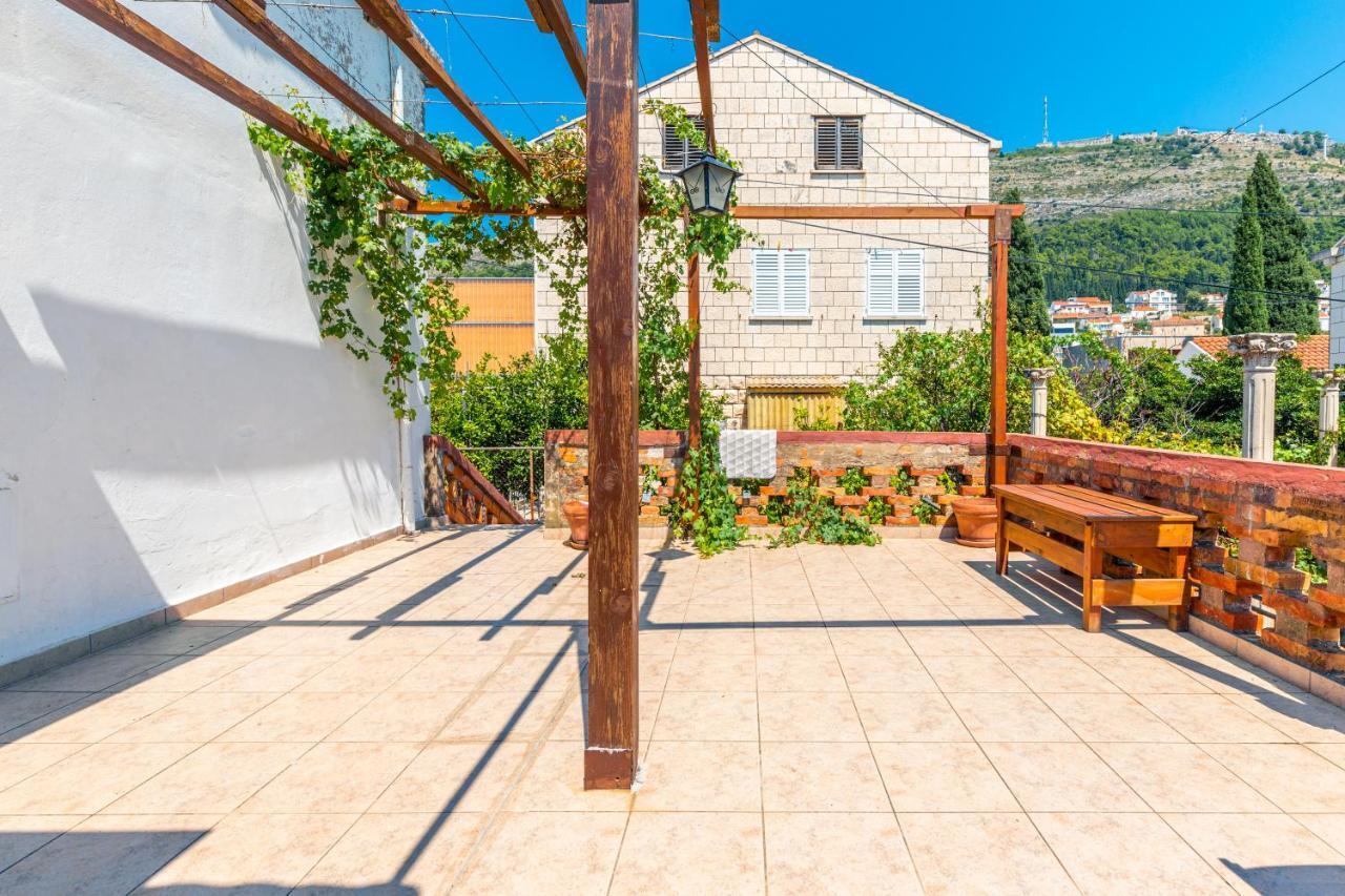 Guesthouse Isabel La Catolica ดูบรอฟนิก ภายนอก รูปภาพ