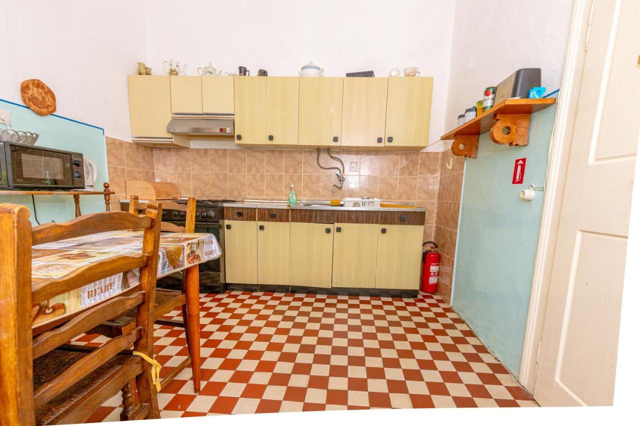 Guesthouse Isabel La Catolica ดูบรอฟนิก ภายนอก รูปภาพ
