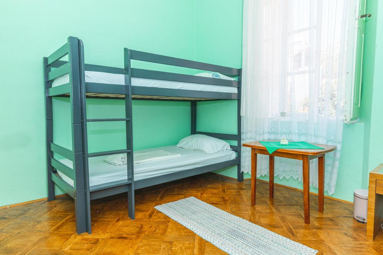 Guesthouse Isabel La Catolica ดูบรอฟนิก ภายนอก รูปภาพ