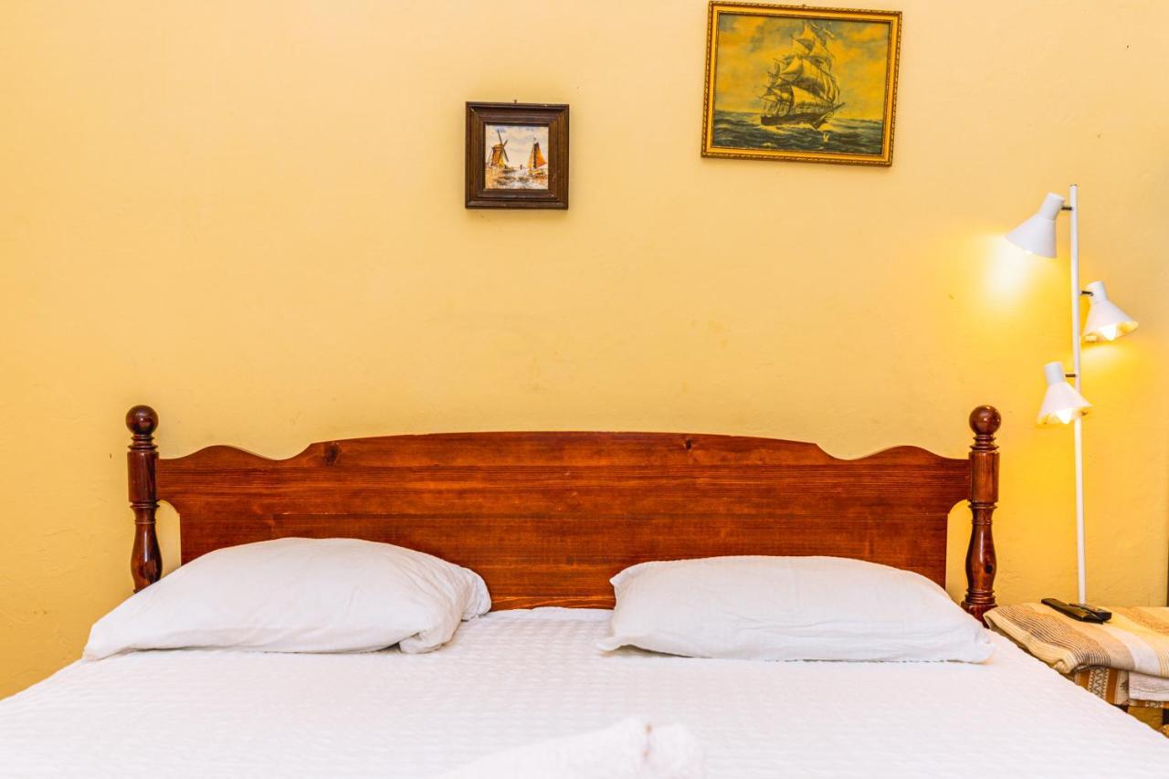 Guesthouse Isabel La Catolica ดูบรอฟนิก ภายนอก รูปภาพ