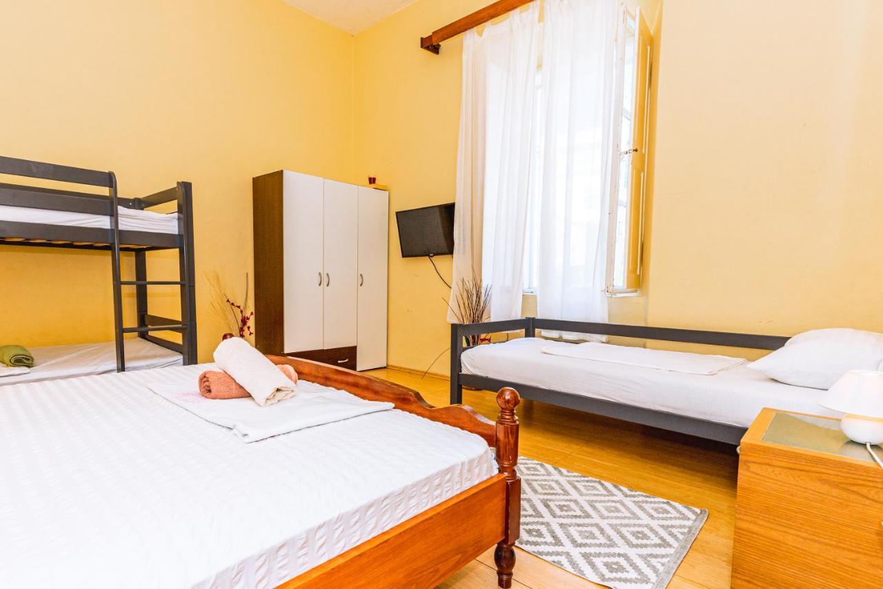 Guesthouse Isabel La Catolica ดูบรอฟนิก ภายนอก รูปภาพ