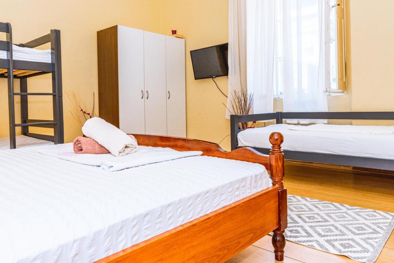 Guesthouse Isabel La Catolica ดูบรอฟนิก ภายนอก รูปภาพ